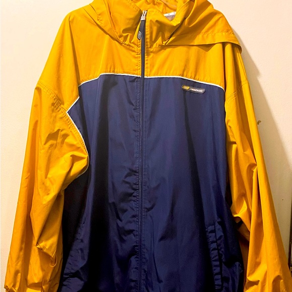 🛑Sold Reebok~Mens lightweight gym jacket, 💛💙 with white trim front zipper - Picture 11 of 11